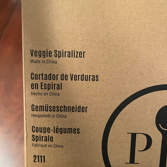 Pampered Chef Veggie Spiralizer - Picture 4 of 4